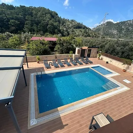 Close To Lake, Villa