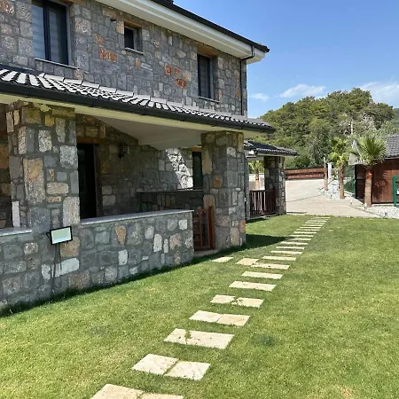 Close To Lake, Villa